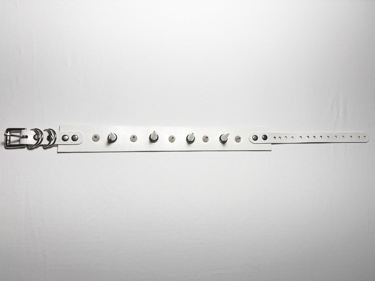 Dainty choker