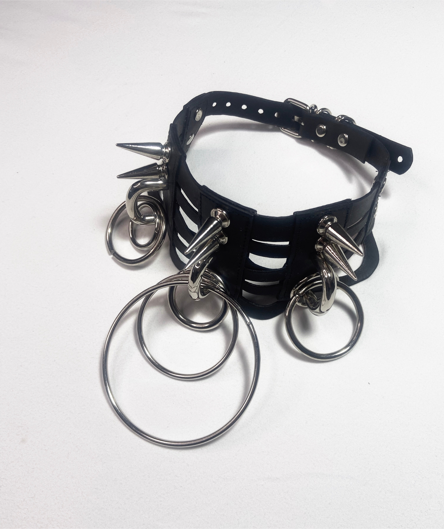 Loose Strings Collar