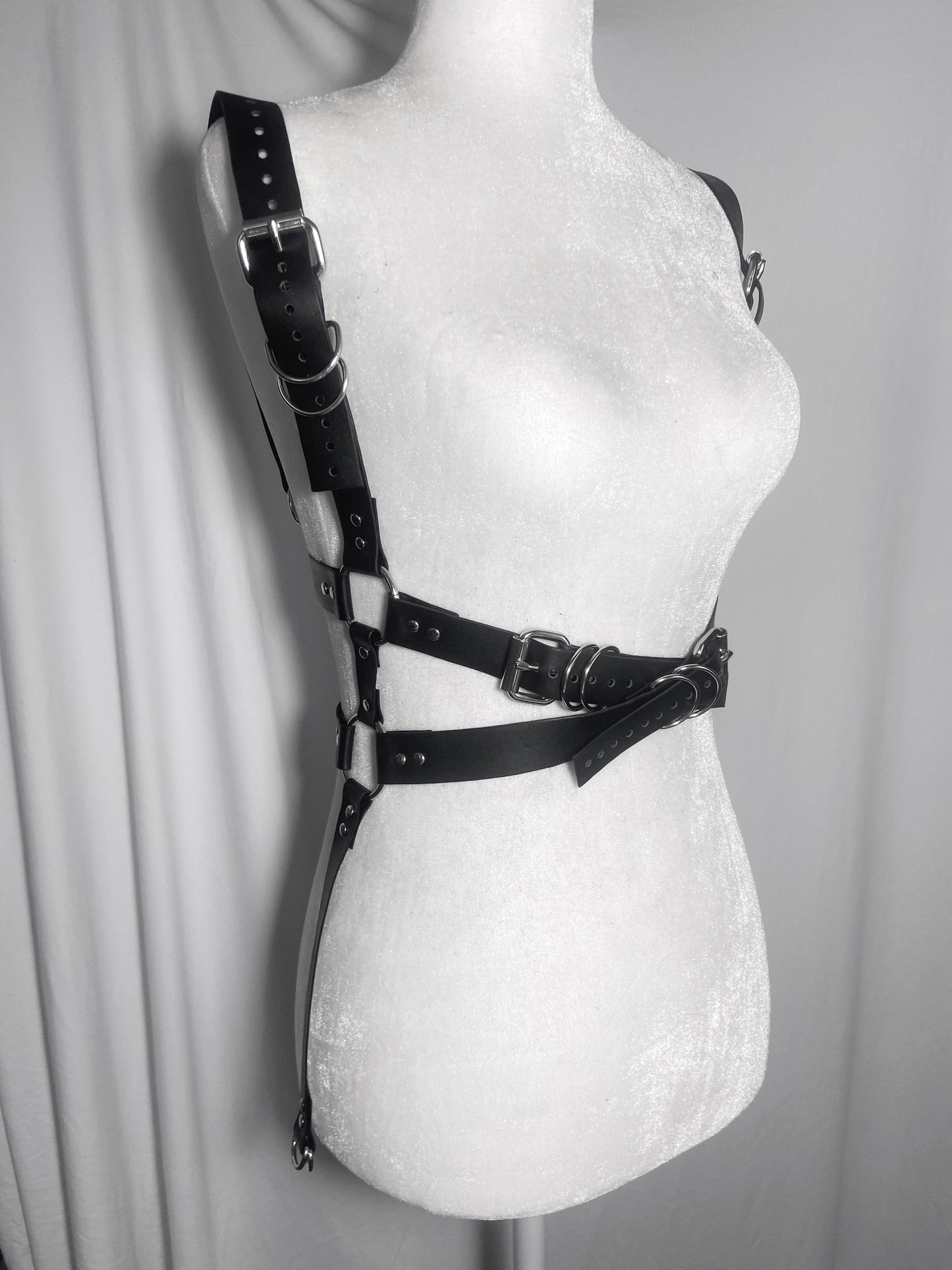 Lila Harness